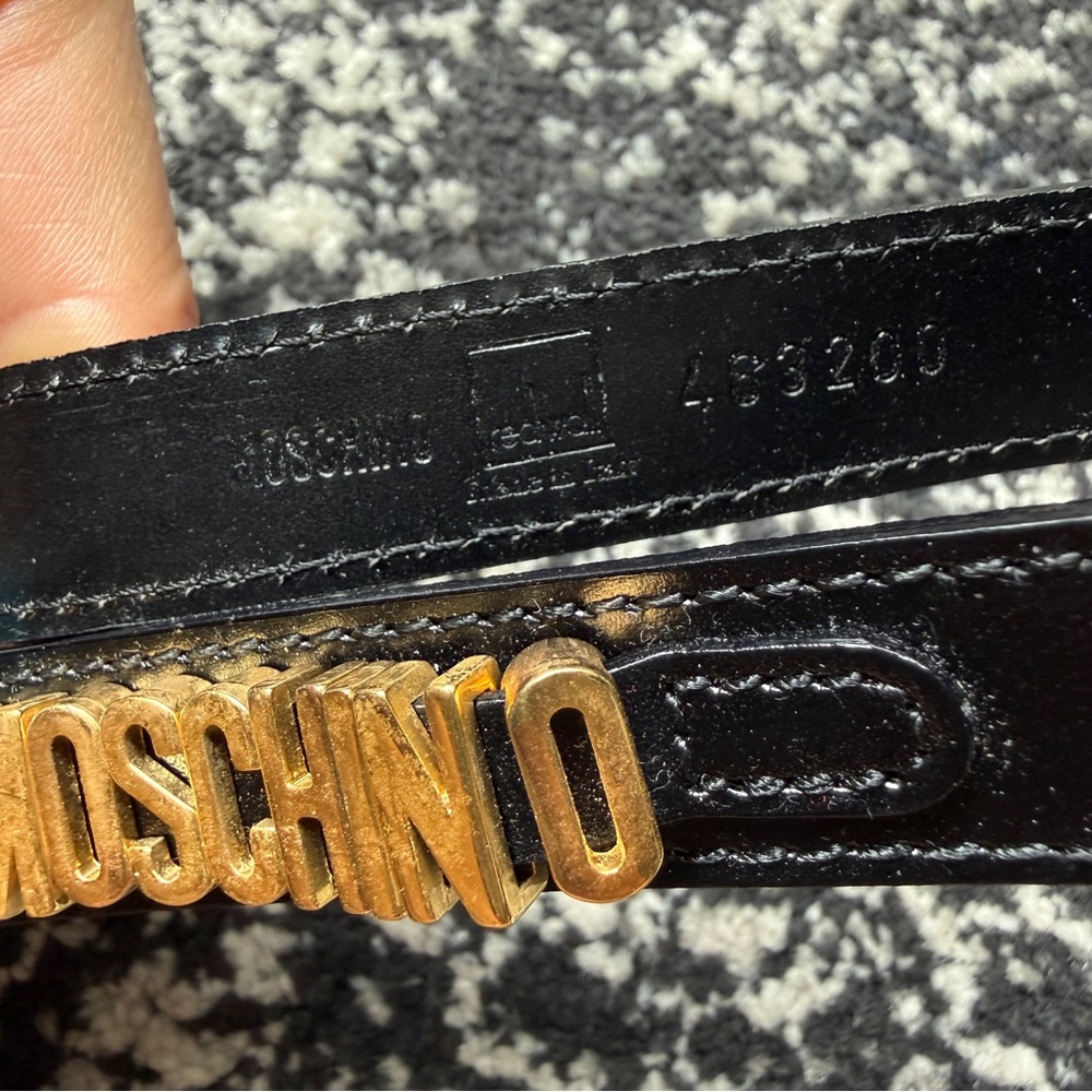 🖤Moschino BLACK wristlet with Gold🖤 - Picture 11 of 14